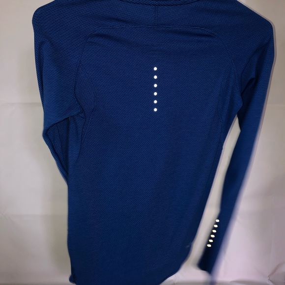 Nike running shirt - Picture 2 of 3